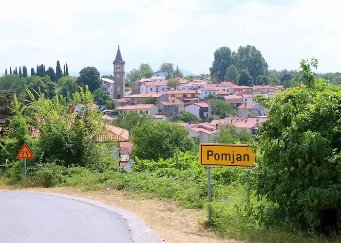 Apartma Oljka Pomjan